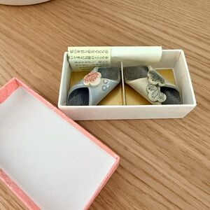 Ceramic Chopstick Holders with Floral Design / chopstick rest